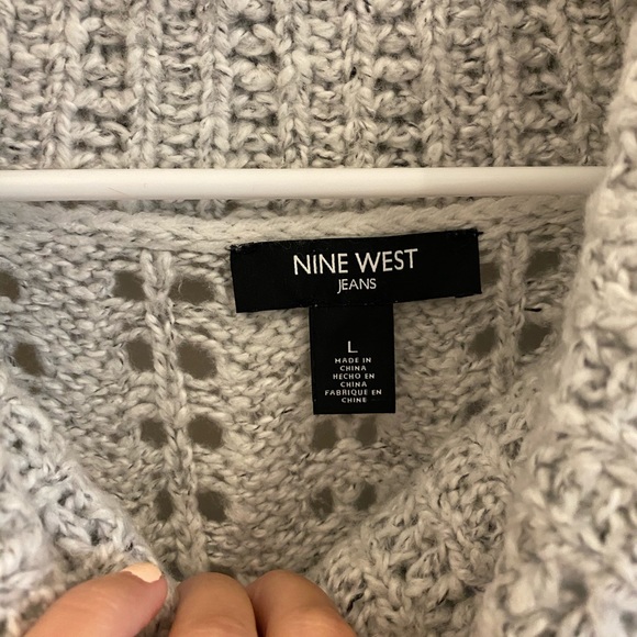 Nine West turtle neck - Picture 3 of 3